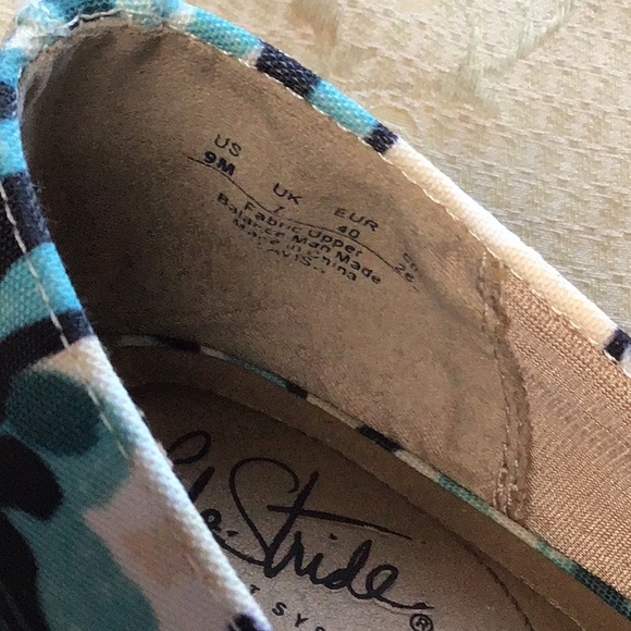 Lifestride Blue Floral Wedge Shoe Size 9 - Picture 6 of 6